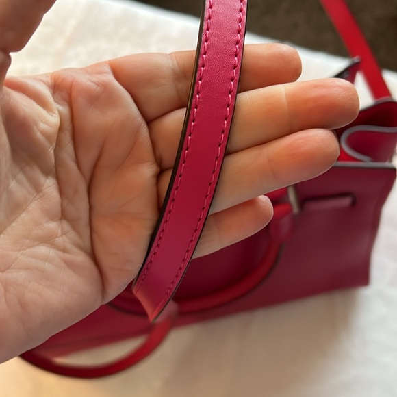 MICHAEL KORS Solid Fuchsia Pink Medium Size Handbag w/ shoulder straps, EUC. - Picture 5 of 11